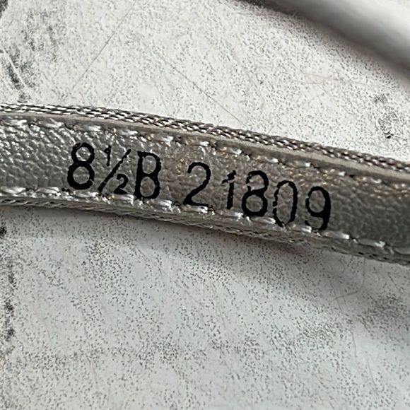 NWT Dyeables Womens Sonya Silver Satin Platform Crossover Strap Sandals 8.5B - Picture 9 of 11